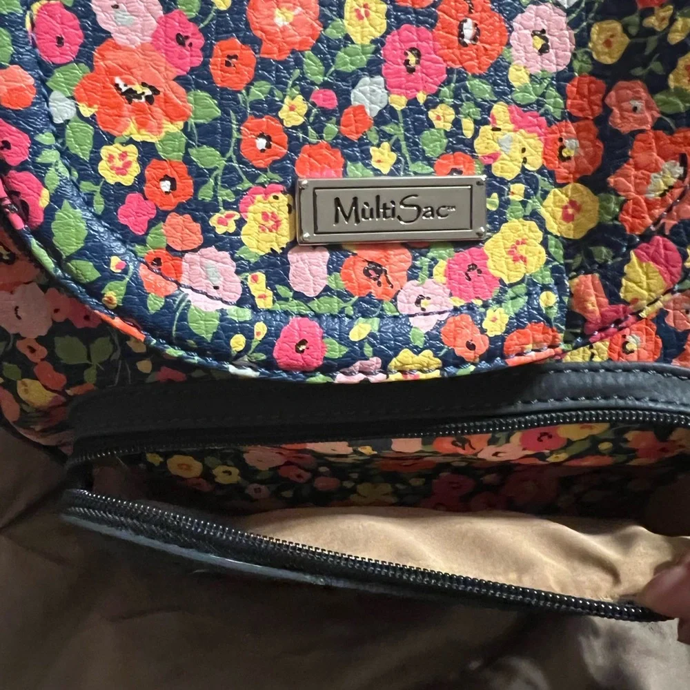Flowered backpack - Picture 5 of 6